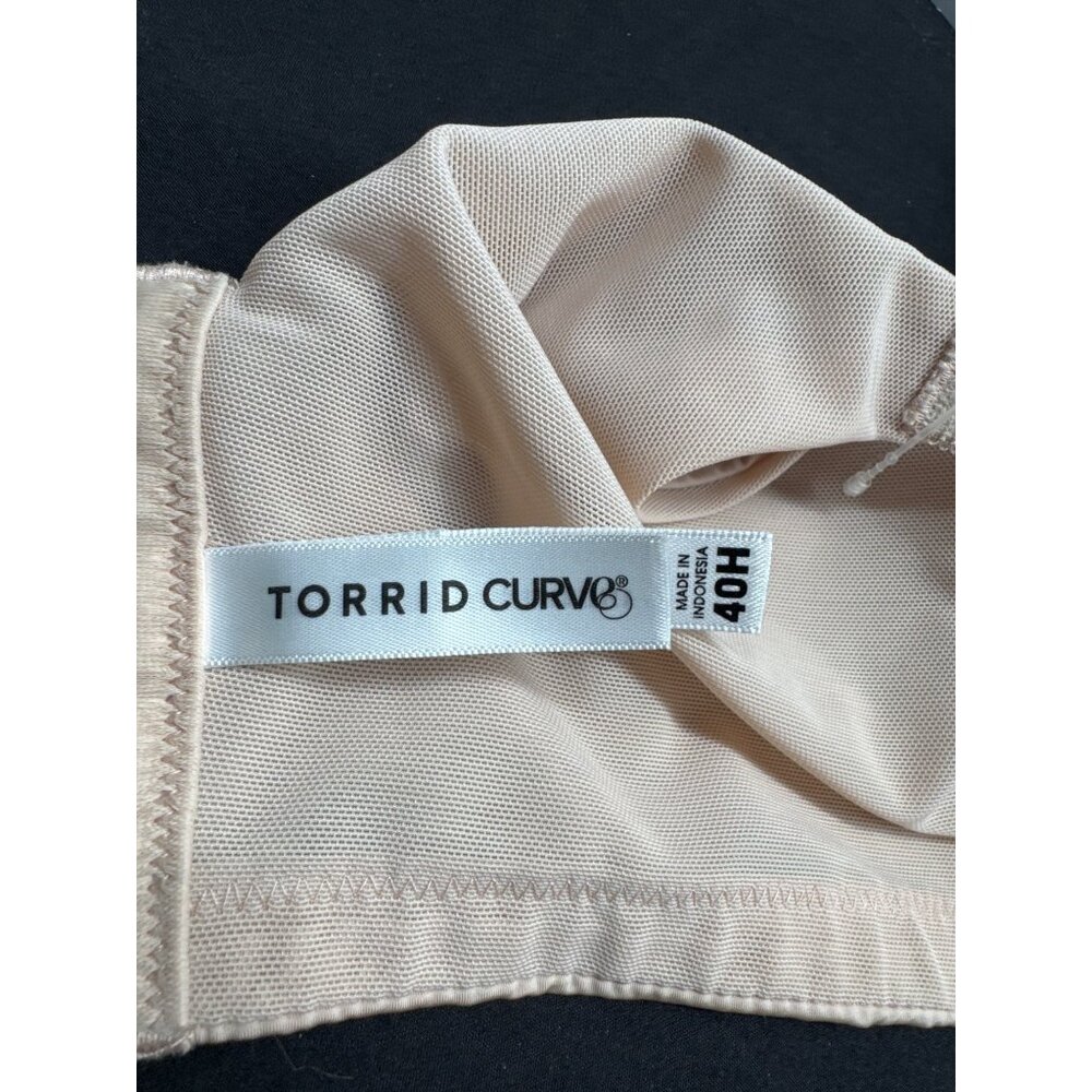 Torrid Curve 360 Back Smoothing Lightly Lined T-S… - image 4